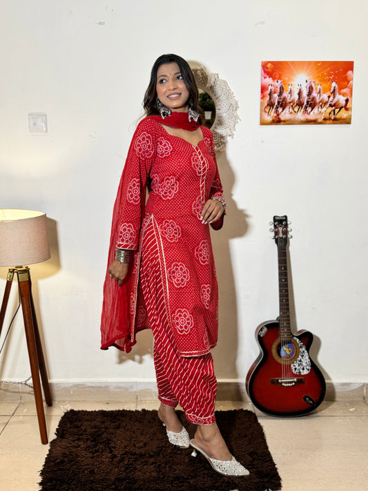 Laal Noor – Festive Red Bandhani Set by Saryana