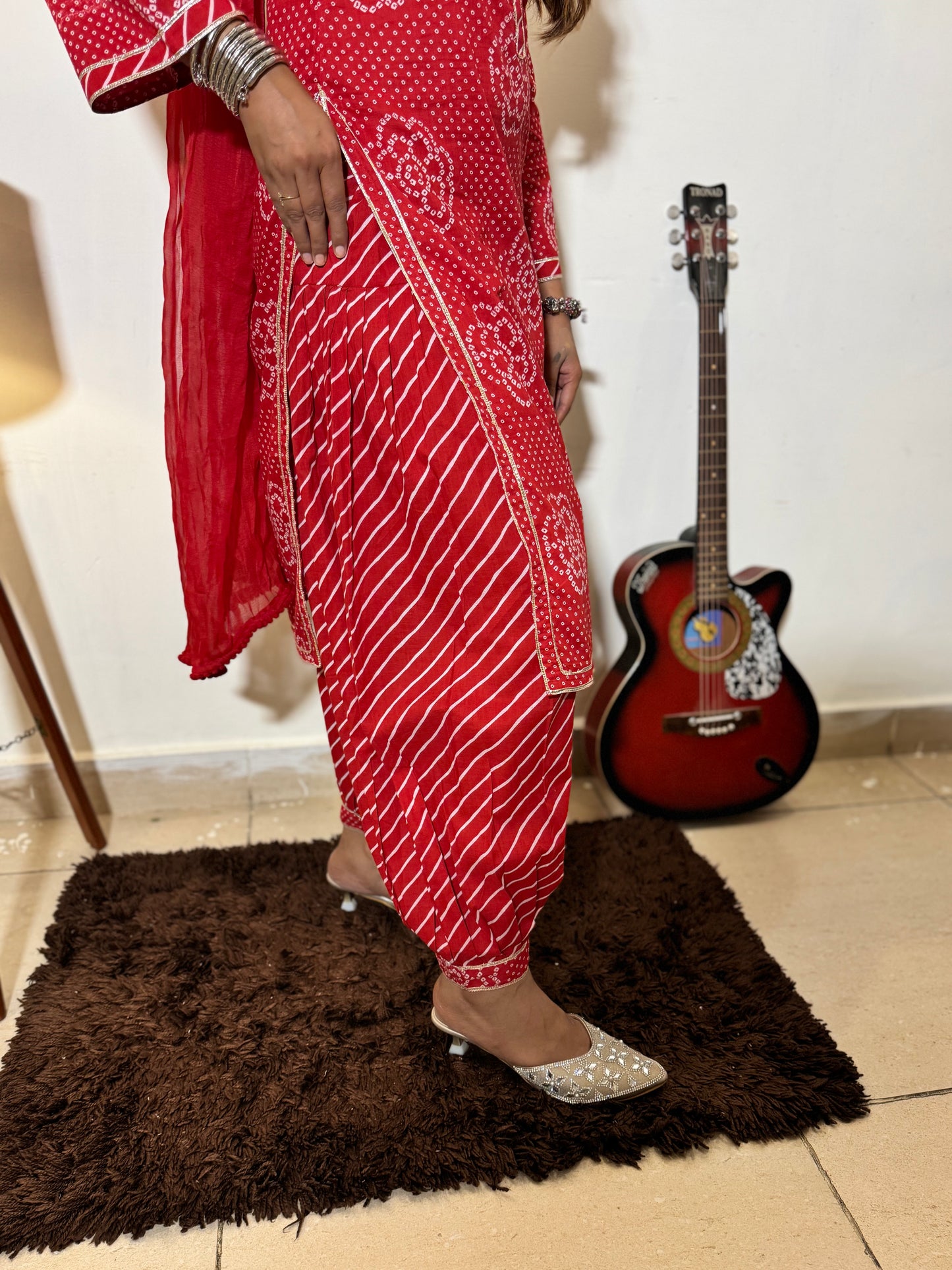 Laal Noor – Festive Red Bandhani Set by Saryana