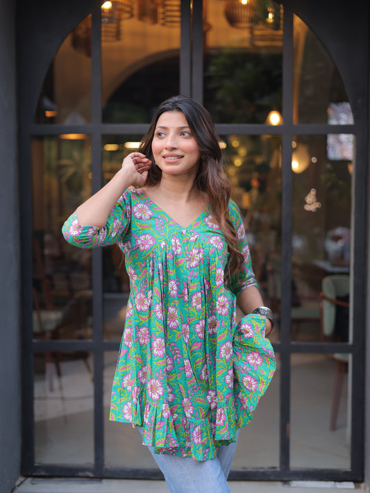 Saryana Padmika Floral Kurti Top